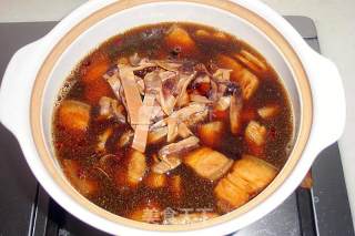 墨鱼干鹌鹑蛋红烧肉的做法步骤：8
