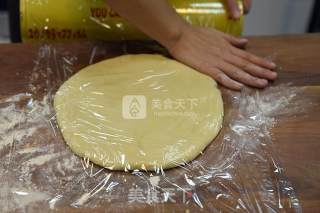 糖衣奶酪草莓卷的做法步骤：4