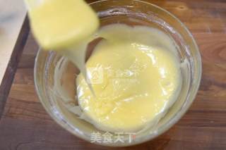 糖衣奶酪草莓卷的做法步骤：13