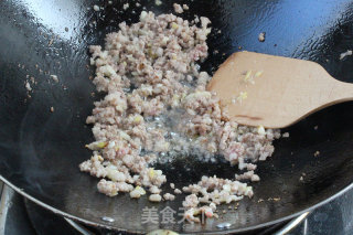 韩式辣白菜豆腐锅——严寒冬日“色诱”你的胃的做法步骤：4