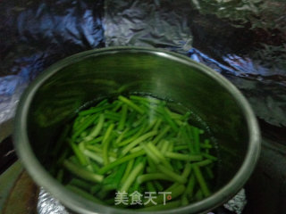 肉丝炒蒜薹的做法步骤：7