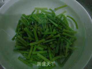 肉丝炒蒜薹的做法步骤：8