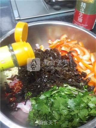 彩椒萝卜拌木耳的做法步骤：7