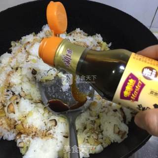土豆香菇猪油焖饭的做法步骤：6