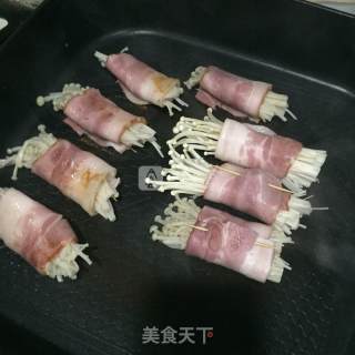 香煎金针菇培根卷的做法步骤：5