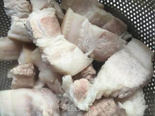 少油版红烧肉的做法步骤：2