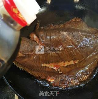 红烧石鲽鱼的做法步骤：5