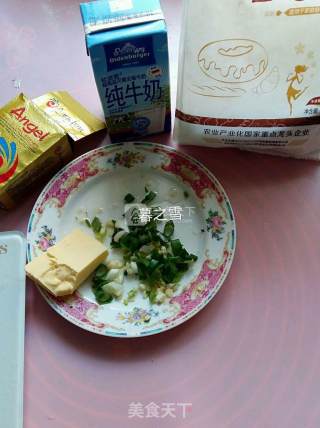 香葱肉松面包的做法步骤：1
