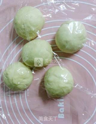 香葱肉松面包的做法步骤：7