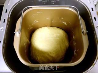 用手撕着吃的肉松面包的做法步骤：2