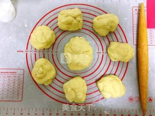 用手撕着吃的肉松面包的做法步骤：5