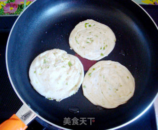 尖椒葱花饼的做法步骤：12
