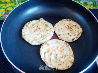 尖椒葱花饼的做法步骤：13
