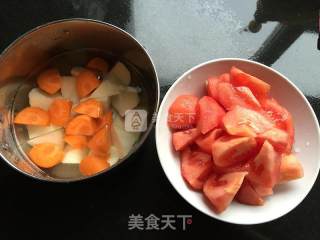 西红柿土豆牛腩煲的做法步骤：5