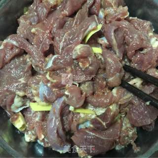 爆炒羊肉的做法步骤：5