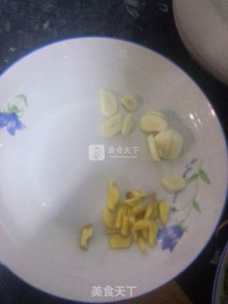 香辣蟹的做法步骤：1