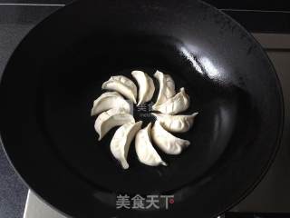 三鲜煎饺的做法步骤：10