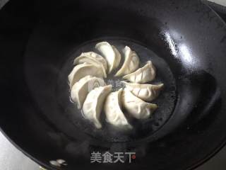 三鲜煎饺的做法步骤：11