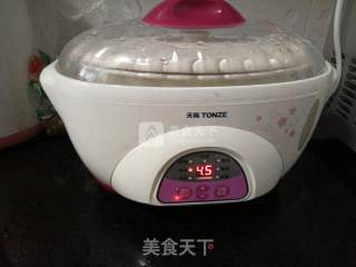 红菇老母鸡汤的做法步骤：2