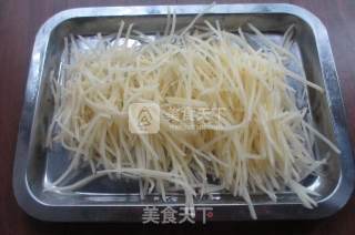香炸土豆丝的做法步骤：1
