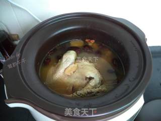 北芪当参红枣炖鸡的做法步骤：8
