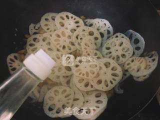 香炒藕片的做法步骤：8