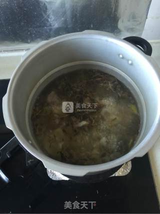 金线莲山药排骨汤的做法步骤：7
