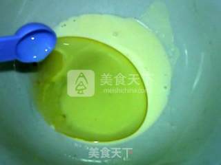 瓜子仁南瓜戚风蛋糕的做法步骤：2