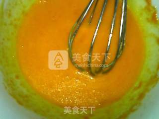 瓜子仁南瓜戚风蛋糕的做法步骤：6