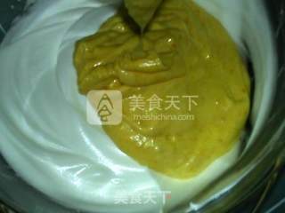 瓜子仁南瓜戚风蛋糕的做法步骤：13