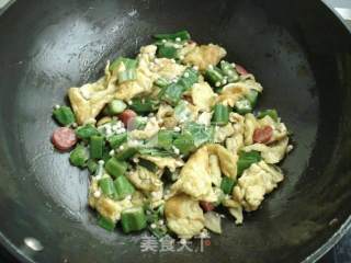 秋葵炒鸡蛋的做法步骤：9