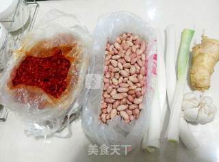 无辣不欢——私房香辣拌饭酱的做法步骤：2