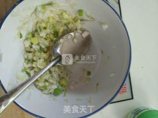 葱花饼的做法步骤：2