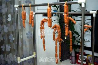 自制黑椒脆皮肠的做法步骤：10