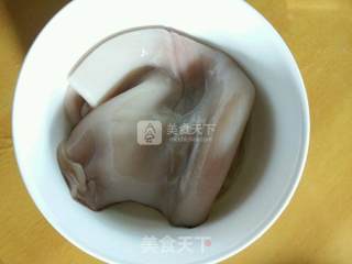 酱爆鱿鱼的做法步骤：1