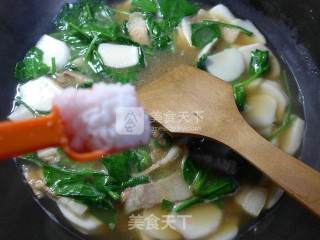猪肉菠菜年糕汤的做法步骤：7