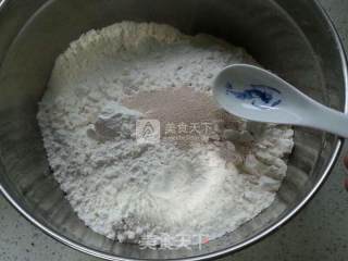 白菜牛肉生煎包的做法步骤：1