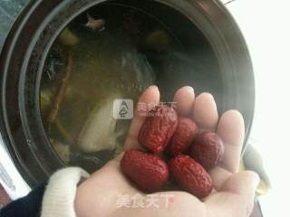 当归党参老母鸡汤的做法步骤：9