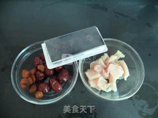 红枣瘦肉炖阿胶的做法步骤：1