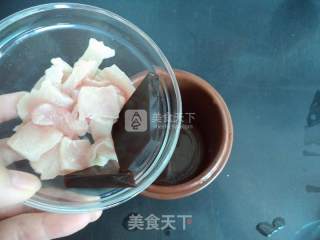 红枣瘦肉炖阿胶的做法步骤：3