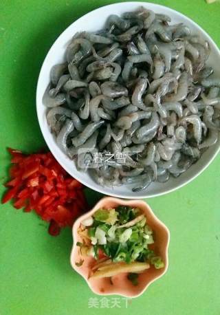 糖醋小河虾的做法步骤：1
