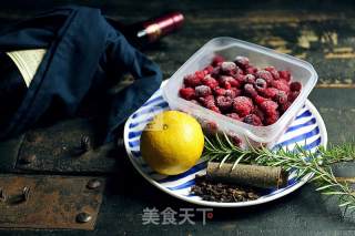 冬季热饮   覆盆子热红酒的做法步骤：1
