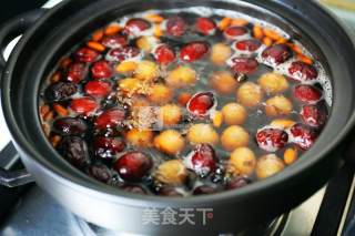 冬季热饮 红枣桂圆枸杞茶的做法步骤：2