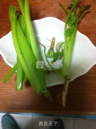 捞汁羊排面的做法步骤：1