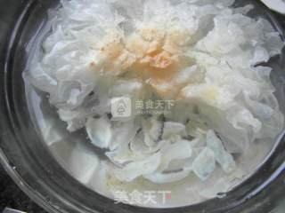 紫薯银耳羹的做法步骤：2