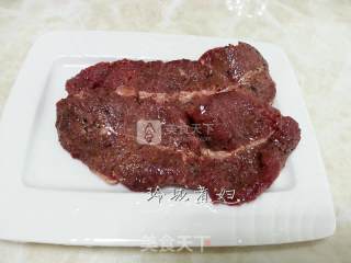 中式牛扒的做法步骤：1