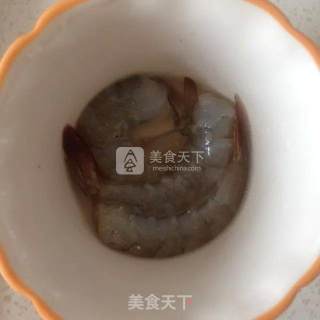 花米饭肉松鲜虾饭团的做法步骤：5