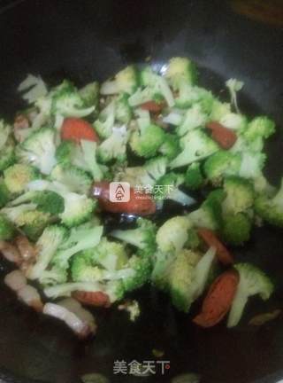 西兰花炒肉的做法步骤：7