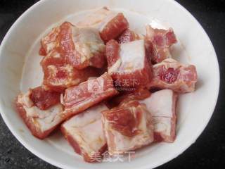 香菇栗子烧排骨的做法步骤：2