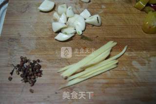我的小确幸---当金炉铁锅邂逅酸汤肥牛时的做法步骤：2